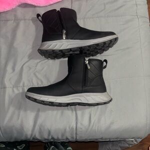 Khombu Black Ankle Boots